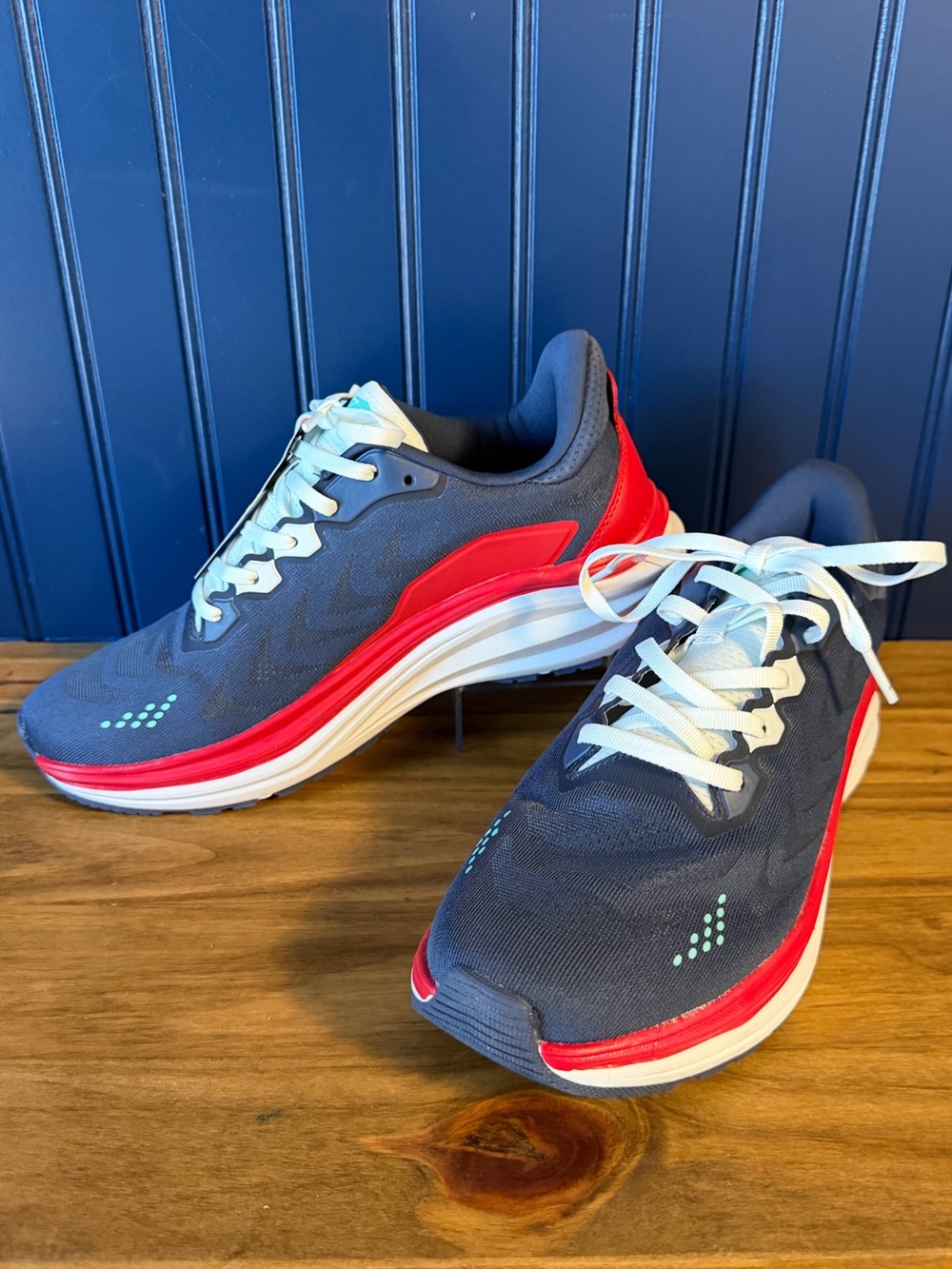 NWT Avia AVI-MOVE Men’s Running Shoes Blue Red Memory Foam Size 8
